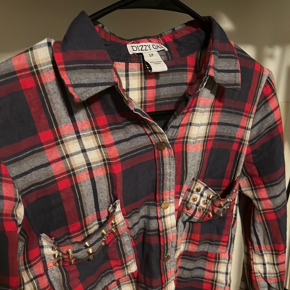 small flannel with gold studded pockets ✨ - Picture 2 of 6